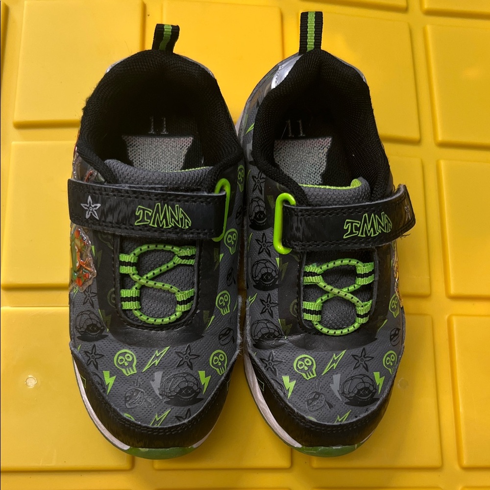 Kids Grey & Green Light-Up Sneakers